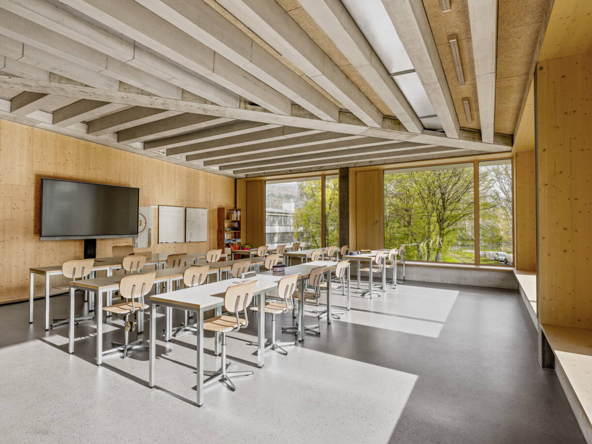 Schulhaus Beunden Nidau.jpg